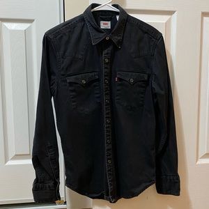 Black Levi’s denim shirt. Mens small.